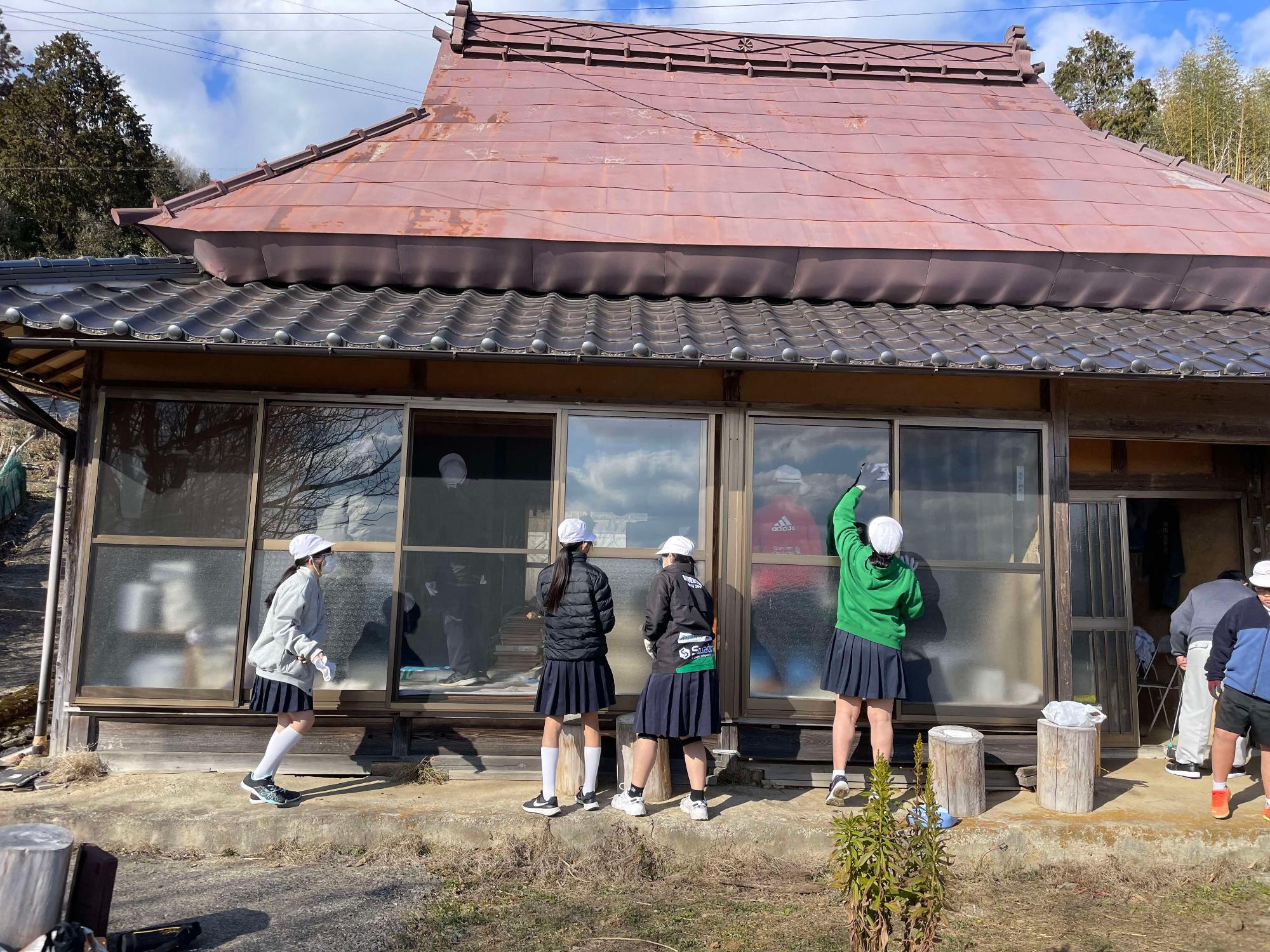 旭学園の空き家学習の画像