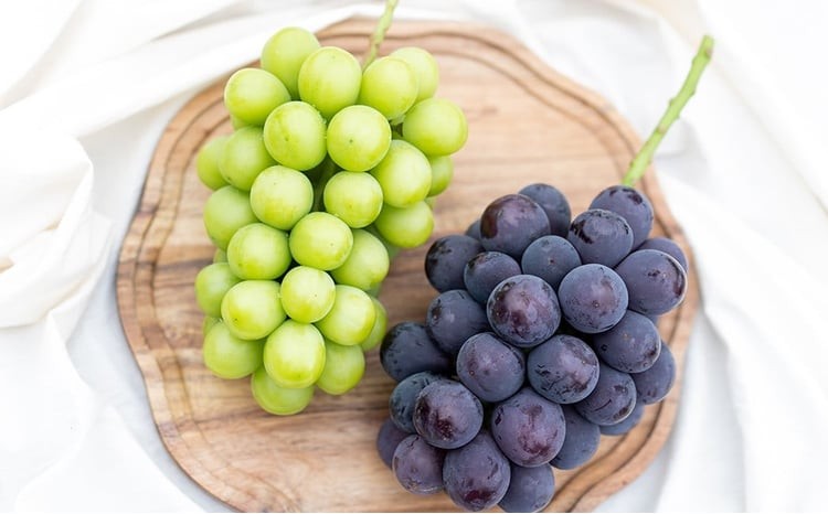 シャインマスカットとピオーネの画像
