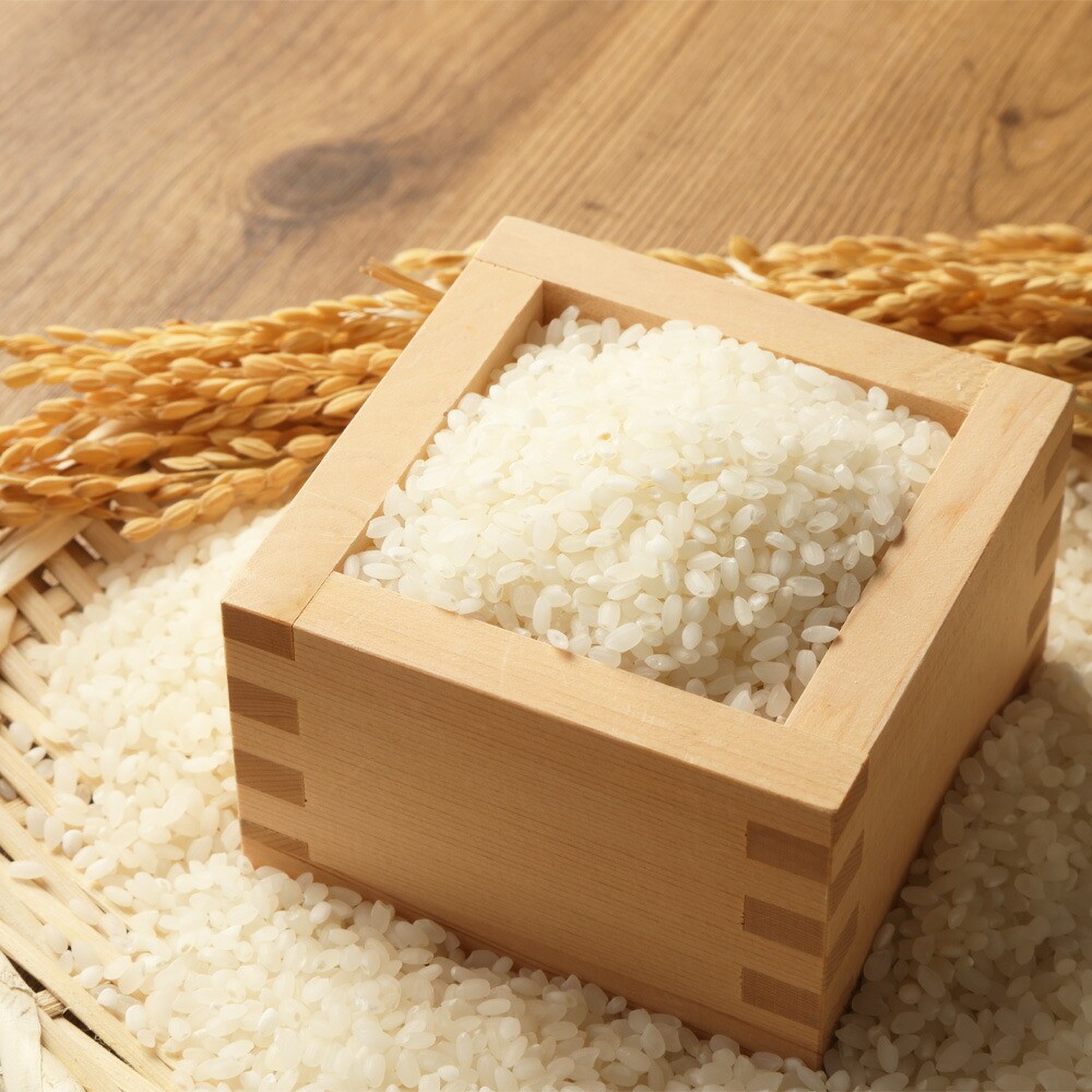 ますに入ったお米の画像