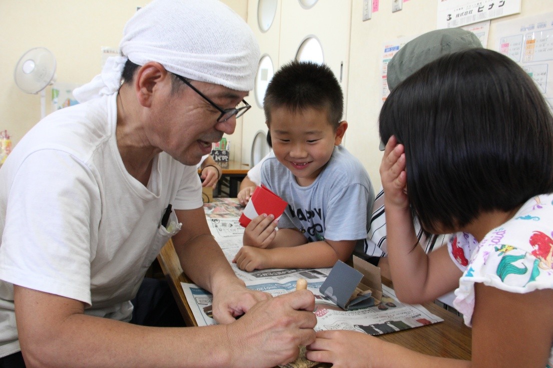 中央児童館の工作教室の画像