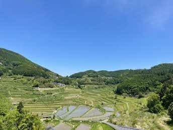 青空が広がる大垪和西棚田