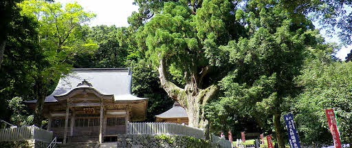 両山寺と二上杉の画像