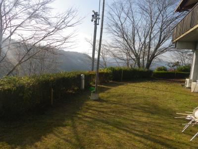 植樹したあとの民話館敷地内の遠景写真