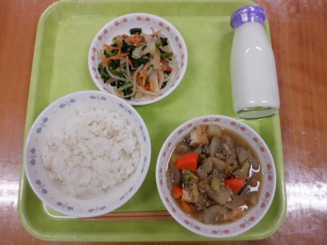 給食